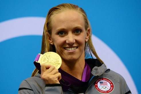 سباحة أولمبية تشارك في منافسة للسباحة وهي حامل في شهرها السادس
