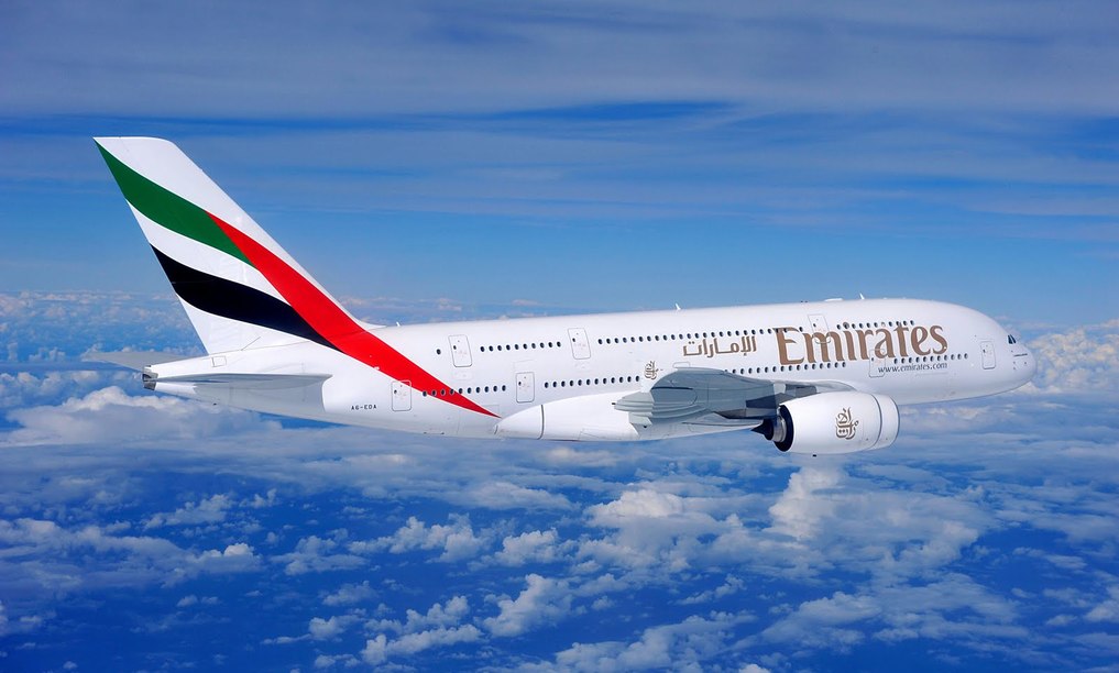 طيران الإمارات وجدت حلأ ذكياً للالتفاف على قرار حظر الأجهزة المحمولة على الطائرات