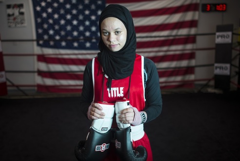 أمية تنتزع حق ارتداء الزي الإسلامي أثناء مباريات الملاكمة