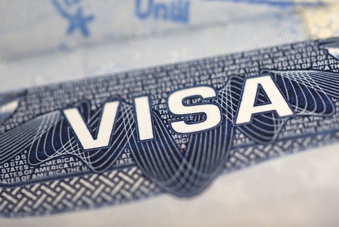 تشديد برنامج التأشيرات بتوجيهات من ترامب