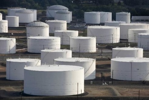 هبوط مخزونات النفط الأميركية 1.5 مليون برميل الأسبوع الماضي