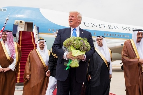 زيارة ترامب وعائلته إلى السعودية في صور