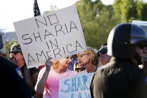 مسيرات مناهضة للشريعة الإسلامية في عشرات المدن الأمريكية