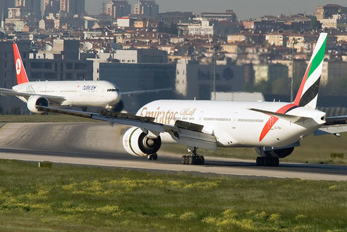 رفع الحظر الإلكتروني عن طيران الإمارات والخطوط التركية