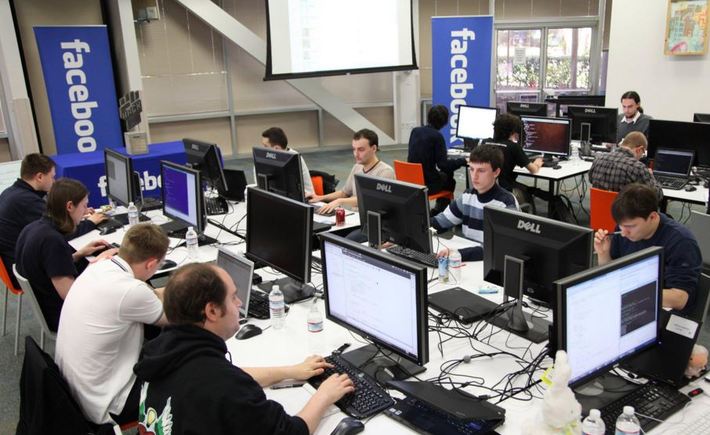 3000 موظف اضافي لمراقبة المحتويات العنيفة في فيسبوك