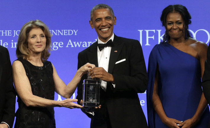 جائزة الشجاعة السياسية لباراك أوباما من مؤسسة جون كينيدي