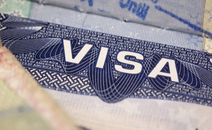 تشديد إجراءات الحصول على تأشيرة دخول إلى الولايات المتحدة
