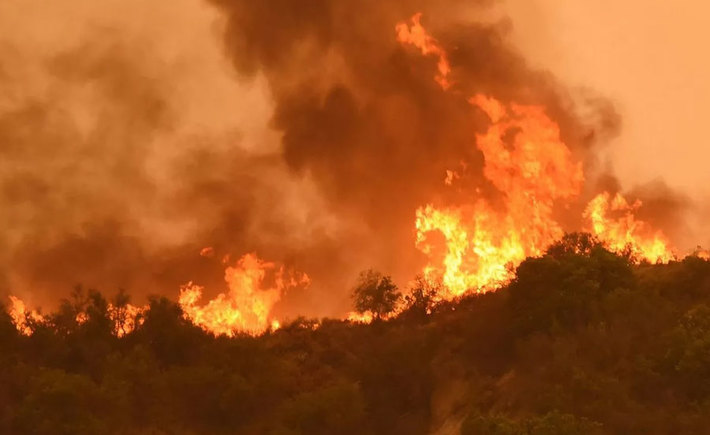 حرائق غابات كاليفورنيا تنتشر سريعاً ويزداد نطاقها